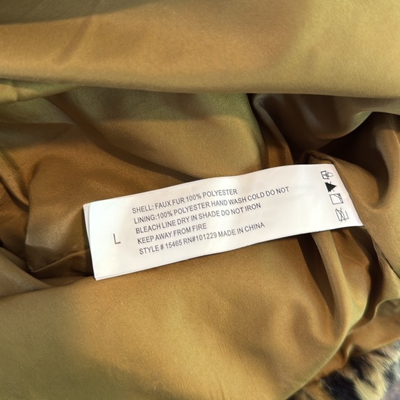 NWT Stoosh By 26 International Faux Fur Leopard Print Coat w/ Pockets Tan Cream - Picture 13 of 15